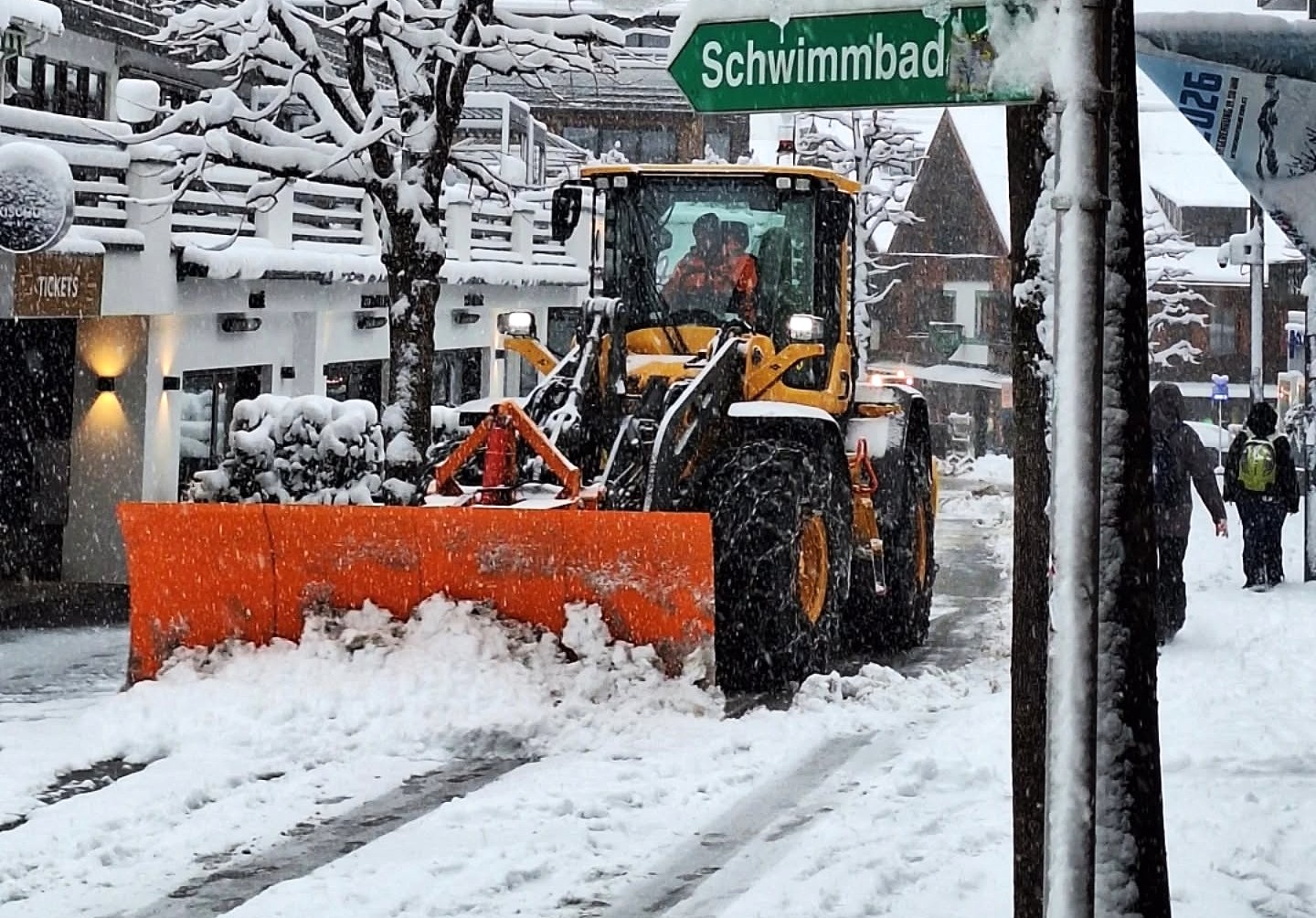 Early Snow For Aussie Alps; A Meter Buries European Alps; Snow Batters Croatia; Rare Gulf Storm Spreads Across Middle East; Disruptive Science Is Dying; + Climate Doom Content Targeted At Kids