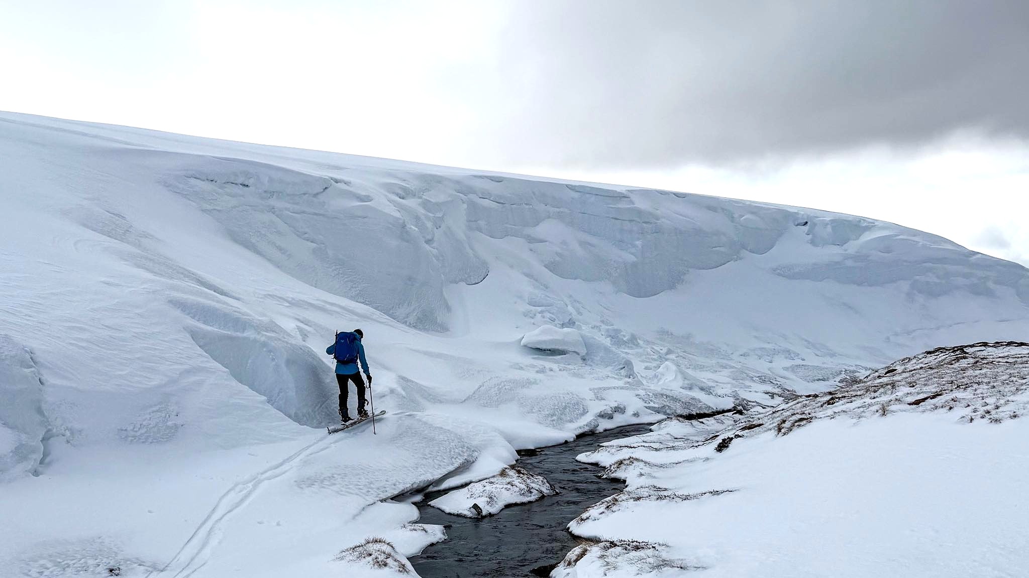 Glasgow Wakes To April Snow; Monthly Snow Record Falls In Bulgaria; Near-Record Snowpack West Of Calgary; Cooling Persists Across North India; + Greenland Ice Loss Slows — New Study