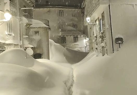 Capracotta Buried By 2m+ Of April Snow; Canada’s Cold And Snowy Winter; + Polar Vortex Keeps Cold In Play For U.S.